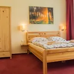 U Koupaliště 3*