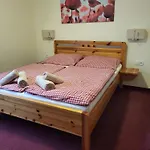 Gasthof U Koupaliste Tisá